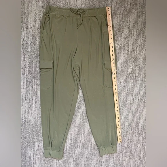 Brittany Humble large very soft Light Green Joggers - Picture 8 of 10